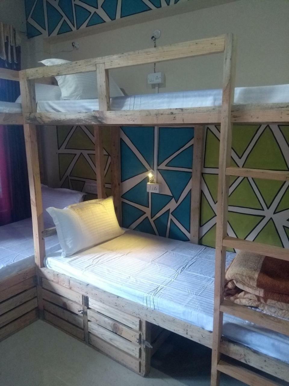La Vaca India Mcleodganj Hostel แมคลอยด์กันจ์ ภายนอก รูปภาพ