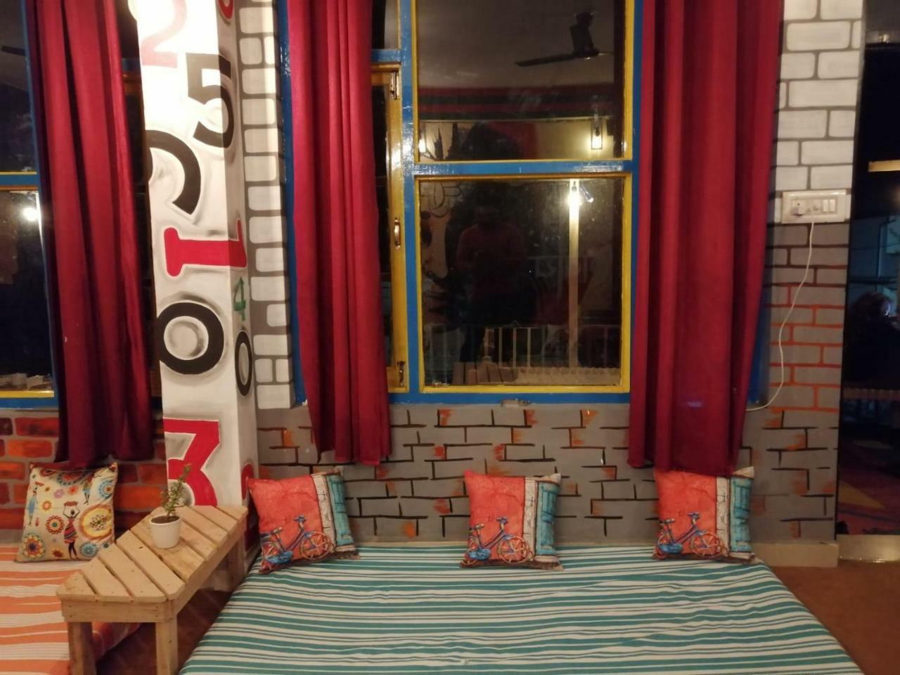 La Vaca India Mcleodganj Hostel แมคลอยด์กันจ์ ภายนอก รูปภาพ