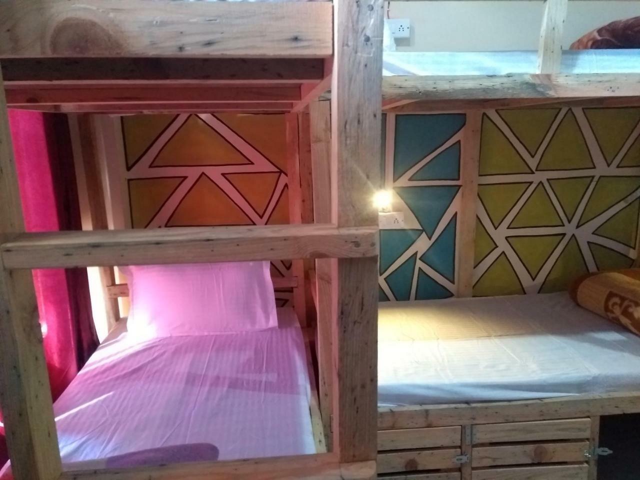 La Vaca India Mcleodganj Hostel แมคลอยด์กันจ์ ภายนอก รูปภาพ